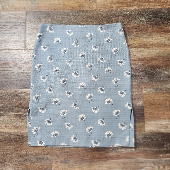 LOFT OUTLET FLORAL PENCIL SKIRT W/SIDE SLITS SIZE 8 - Picture 2 of 8